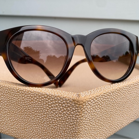 Alexander McQueen Tortoise Shell Sunglasses - AM0054S Preowned - Picture 4 of 13